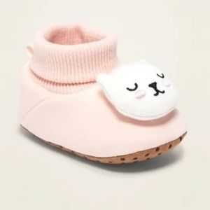 NWT Size 3-6 M Old Navy Baby Pink Kitty Cat Nonskid Slipper Sock Booties